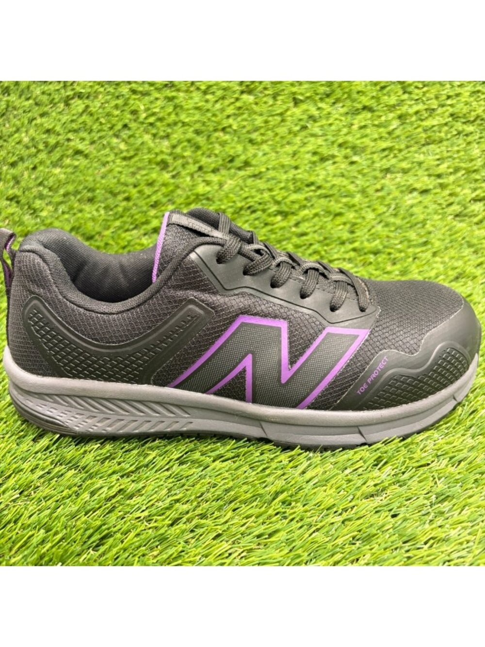 New Balance Evolve Womens Size 8D Black Purple Gray Alloy Toe Safety Work Shoes